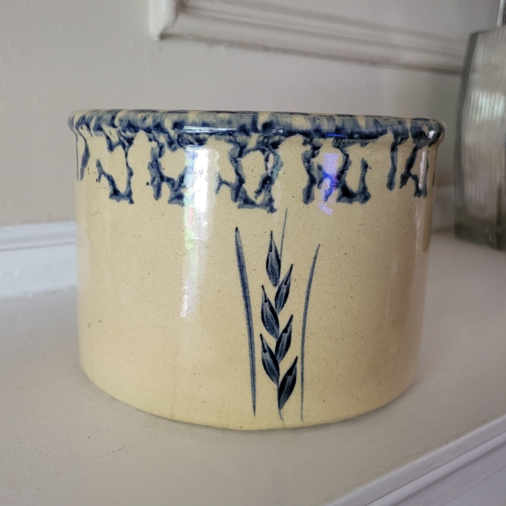 RRP Robinson Ransbottom Roseville, Ohio Low Jar 1 Quart Spongeware Crock